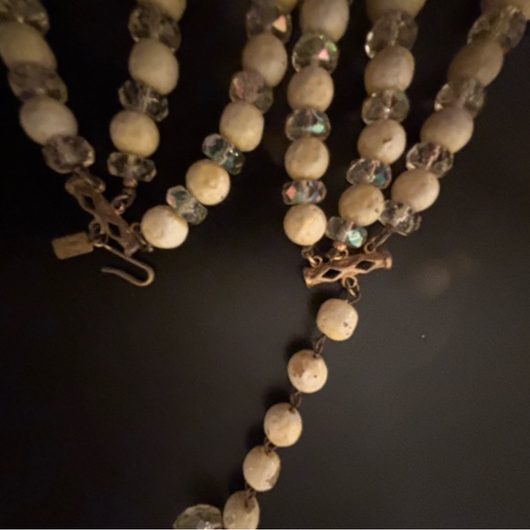 Hattie Carnegie signed Elegant Cream Beaded Necklace with clear crystals - Picture 6 of 9